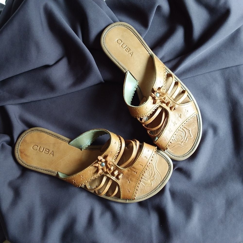 Sandles 